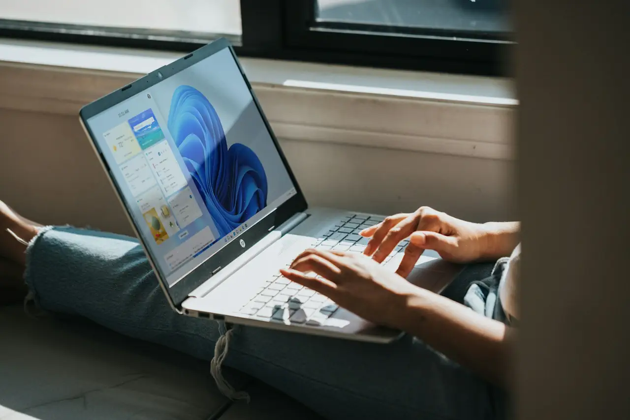 Czy każdy laptop poleasingowy nadaje się do Windows 11? Jak sprawdzić TPM, procesor i zgodność sprzętu?
